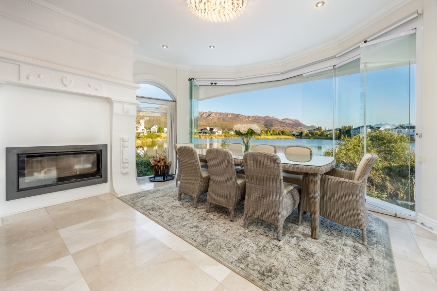 5 Bedroom Property for Sale in Val De Vie Estate Western Cape